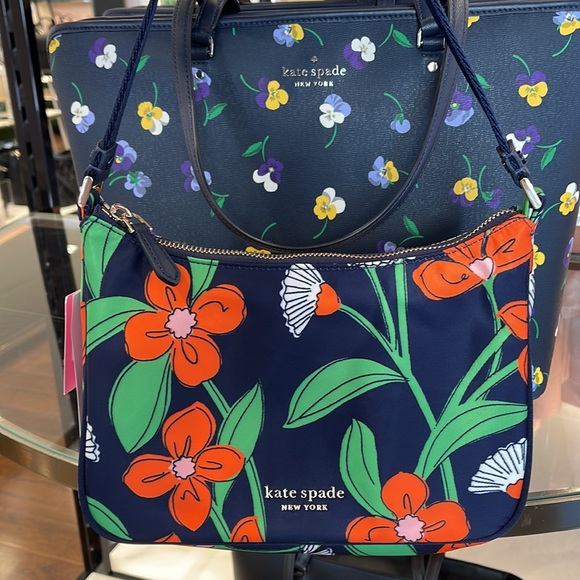 Kate Spade The Litte Better Sam Daisy Vines Small Shoulder Bag
Rich Navy - Picture 5 of 16